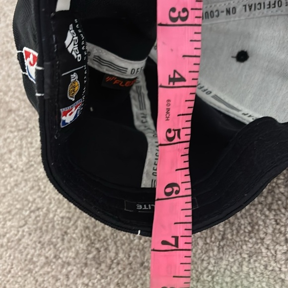 Los Angeles Lakers Black and Yellow Cap S/M - Picture 10 of 12